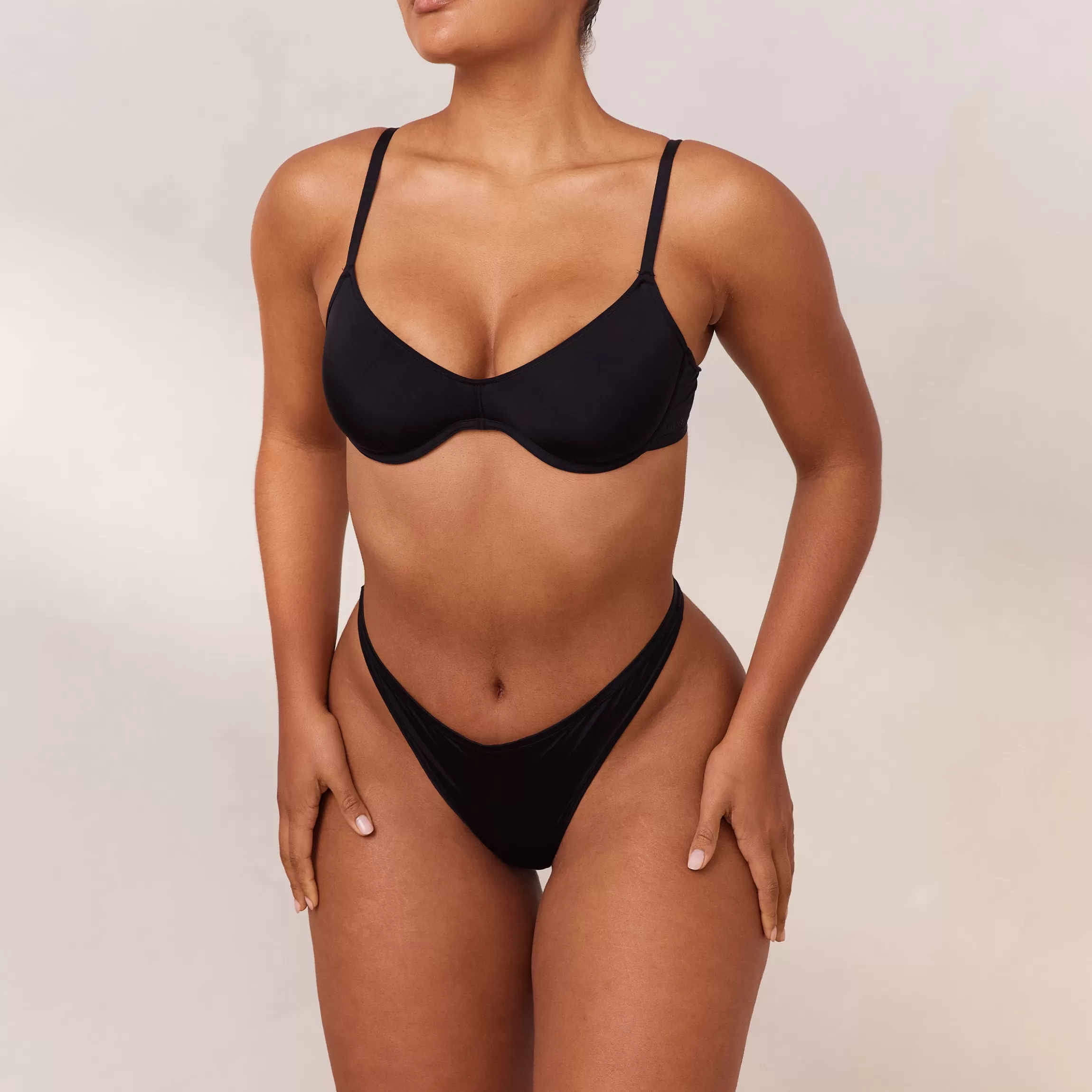 Lounge Barely There Plunge BH - Zwart Best Sale
