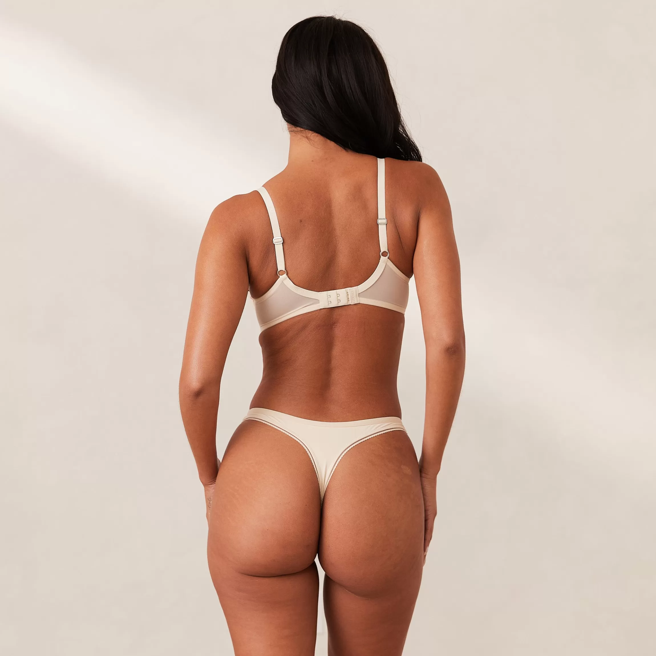 Lounge Comfort Push-Up T-shirt BH & String Set - Latte Outlet