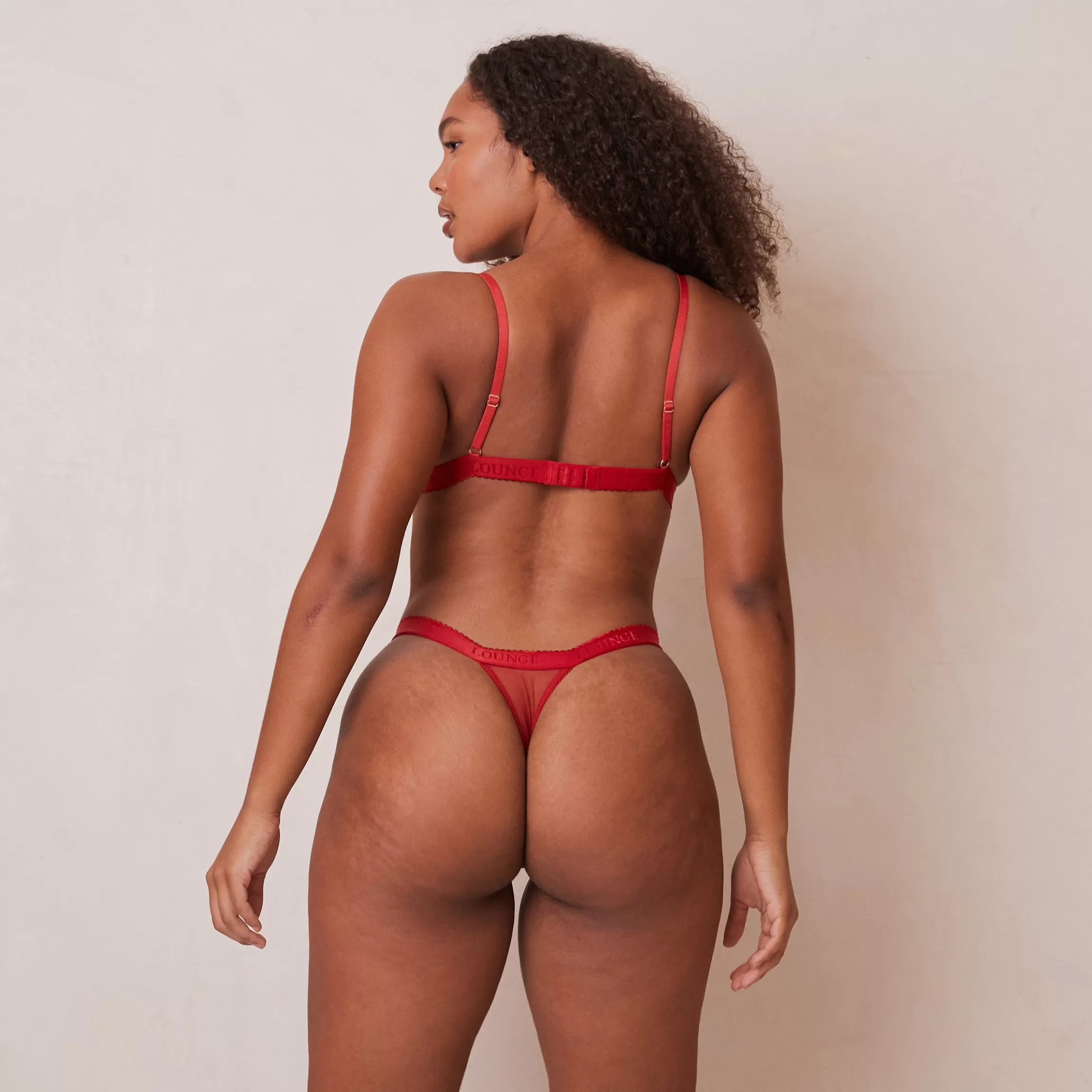 Lounge Embroidered Triangle BH & String Set - Kastanjebruin Shop