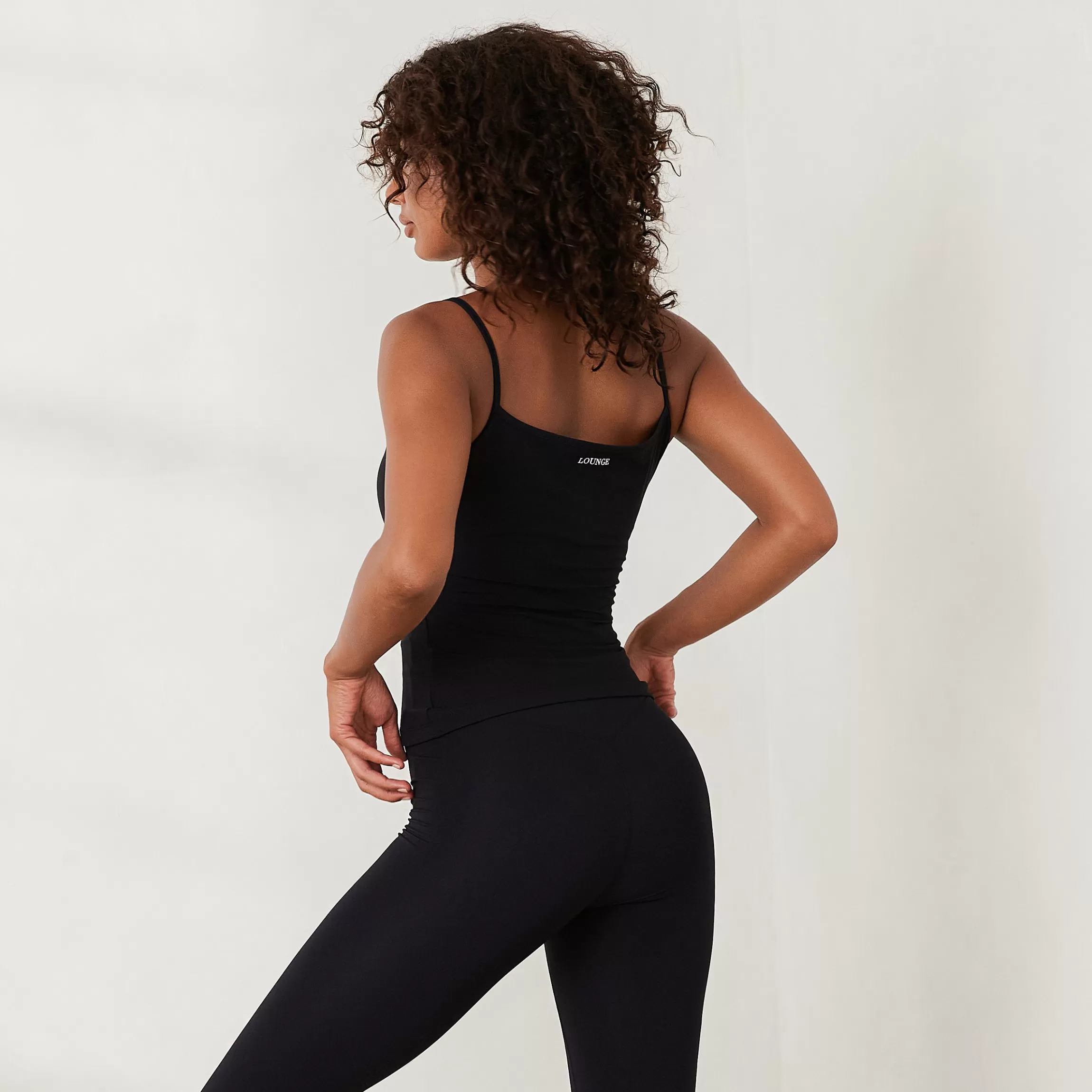 Lounge Essential Cami Top - Zwart Outlet