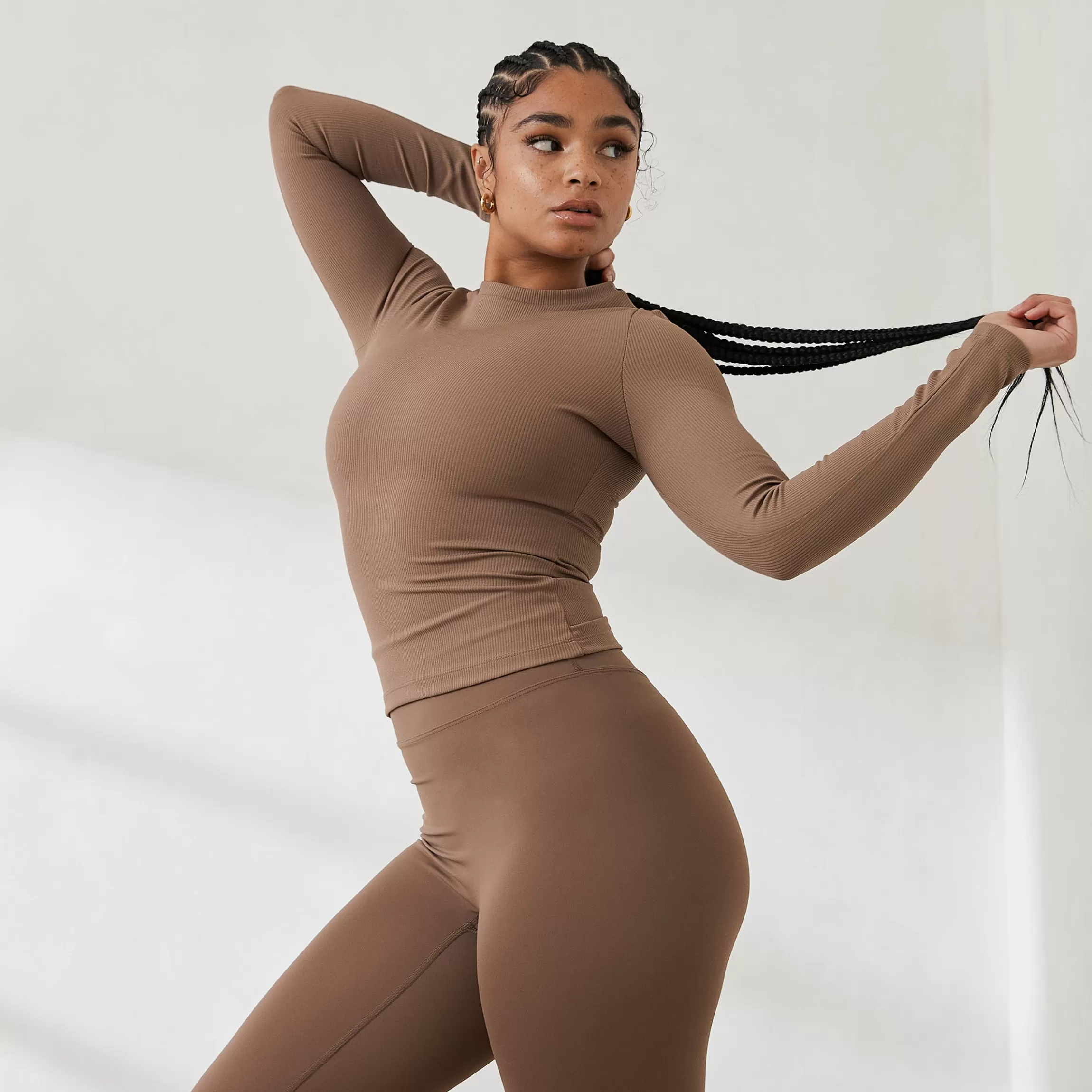 Lounge Essential Geribd Top met Lange Mouwen - Koffie New