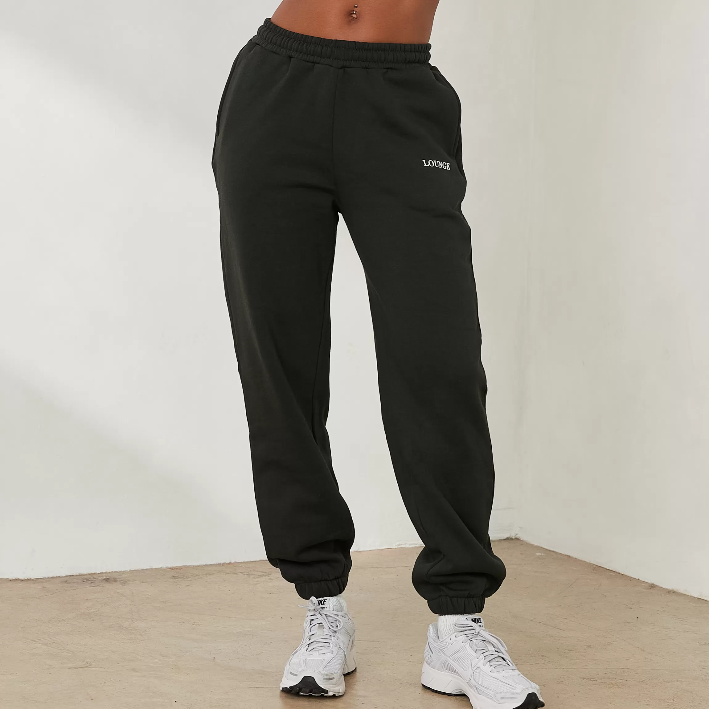 Lounge Essential Joggingbroek - Dennengroen Best