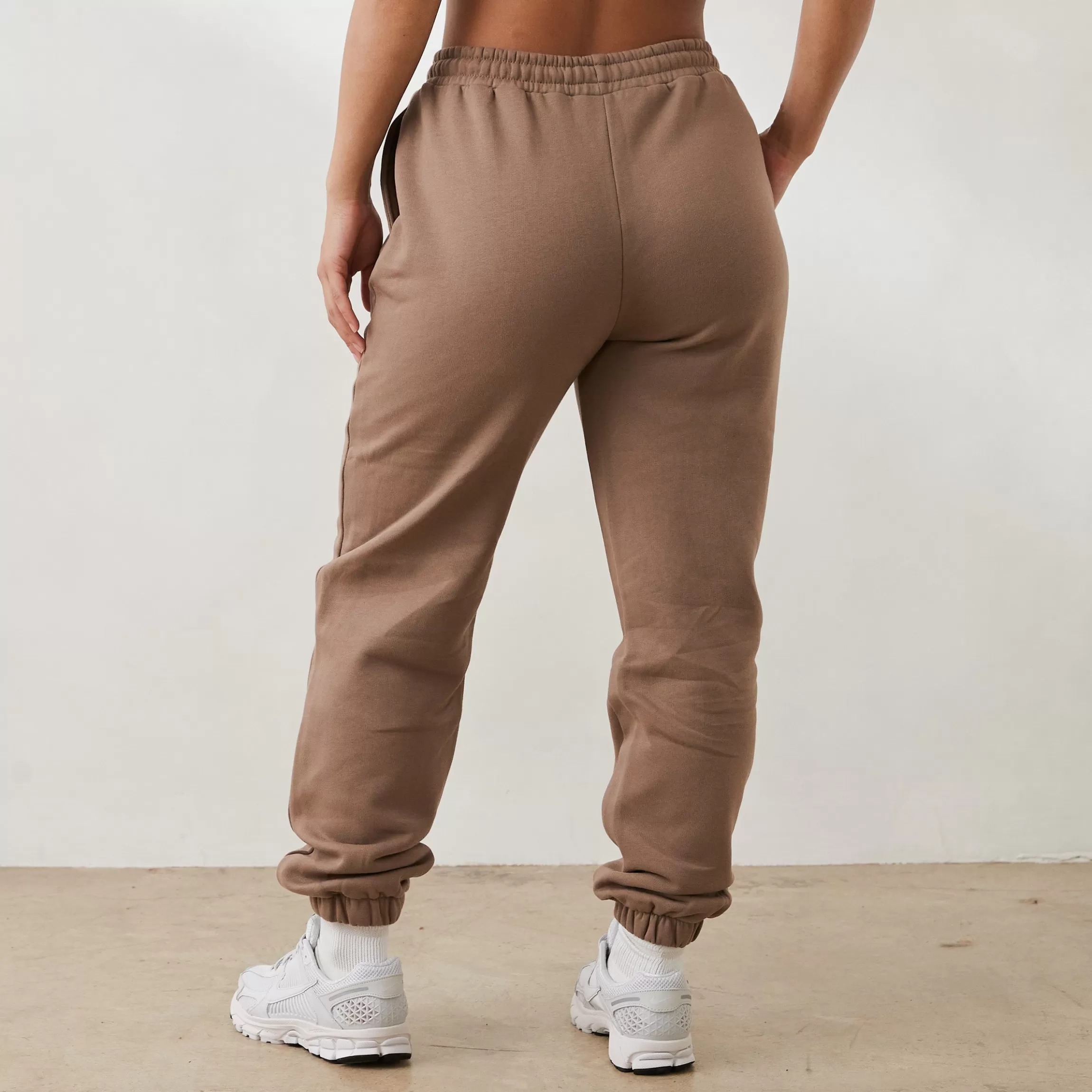 Lounge Essential Joggingbroek - Koffie Flash Sale