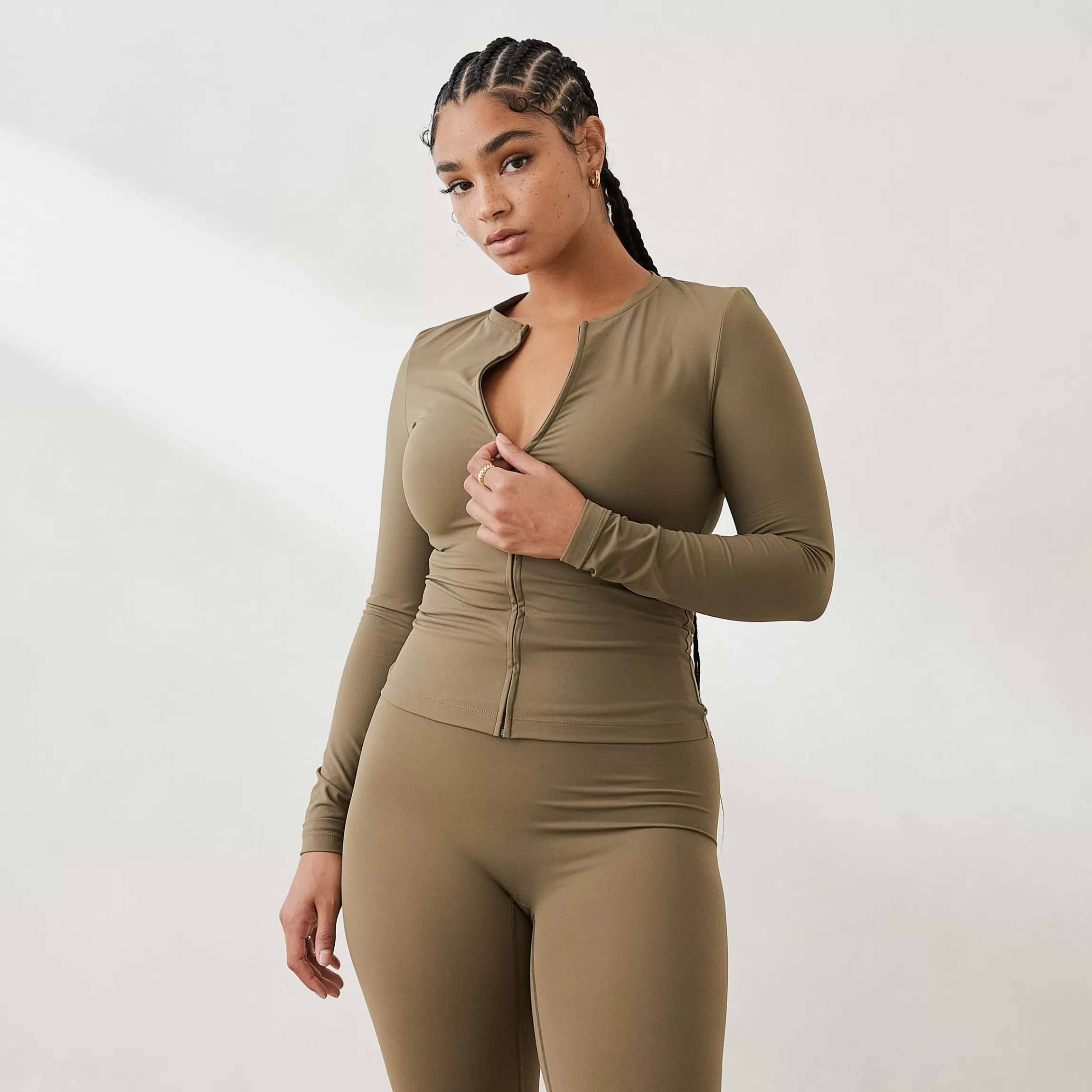 Lounge Essential Long Sleeve Zip Up Top - Olive Olijf Shop