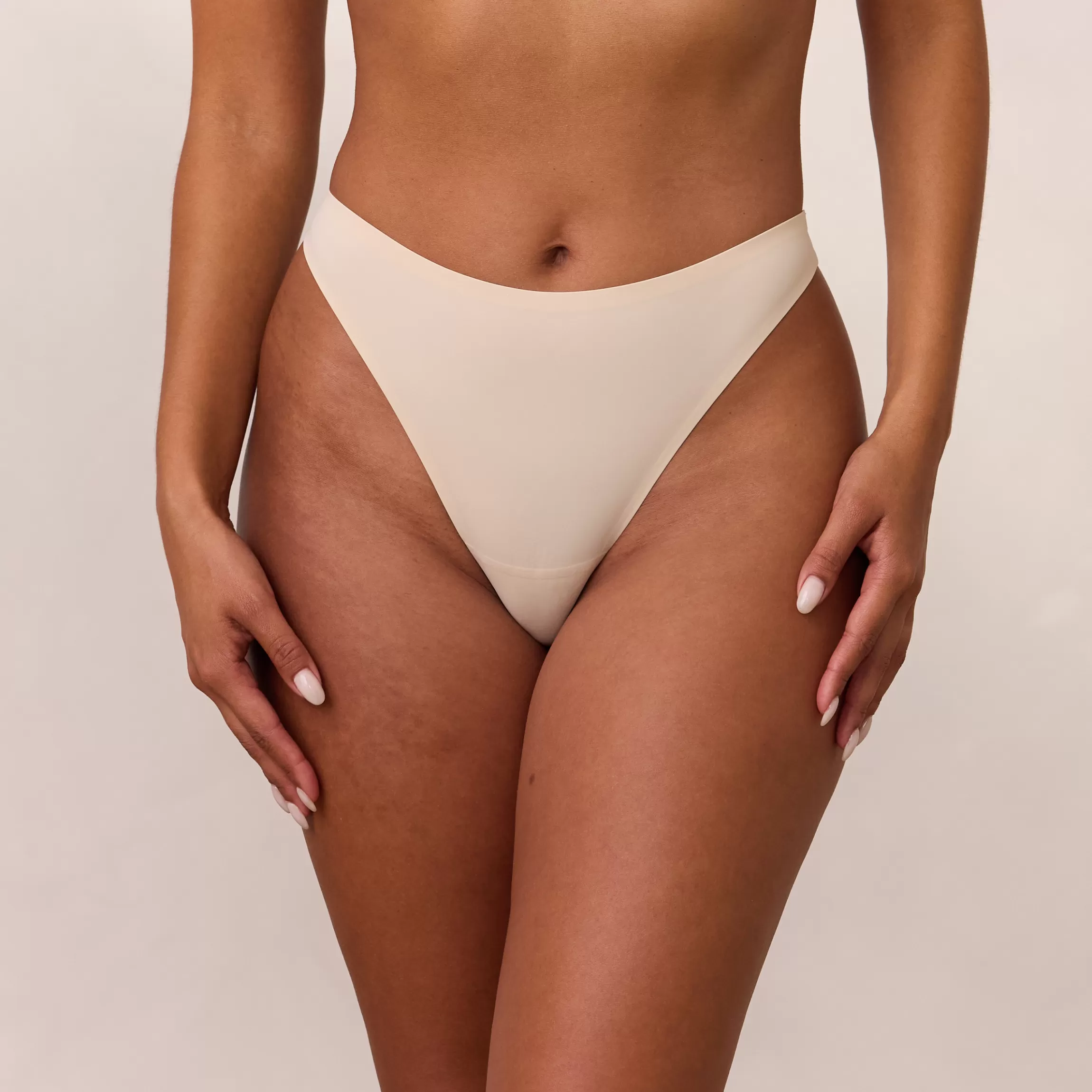 Lounge Everyday Form String - Vanille Outlet