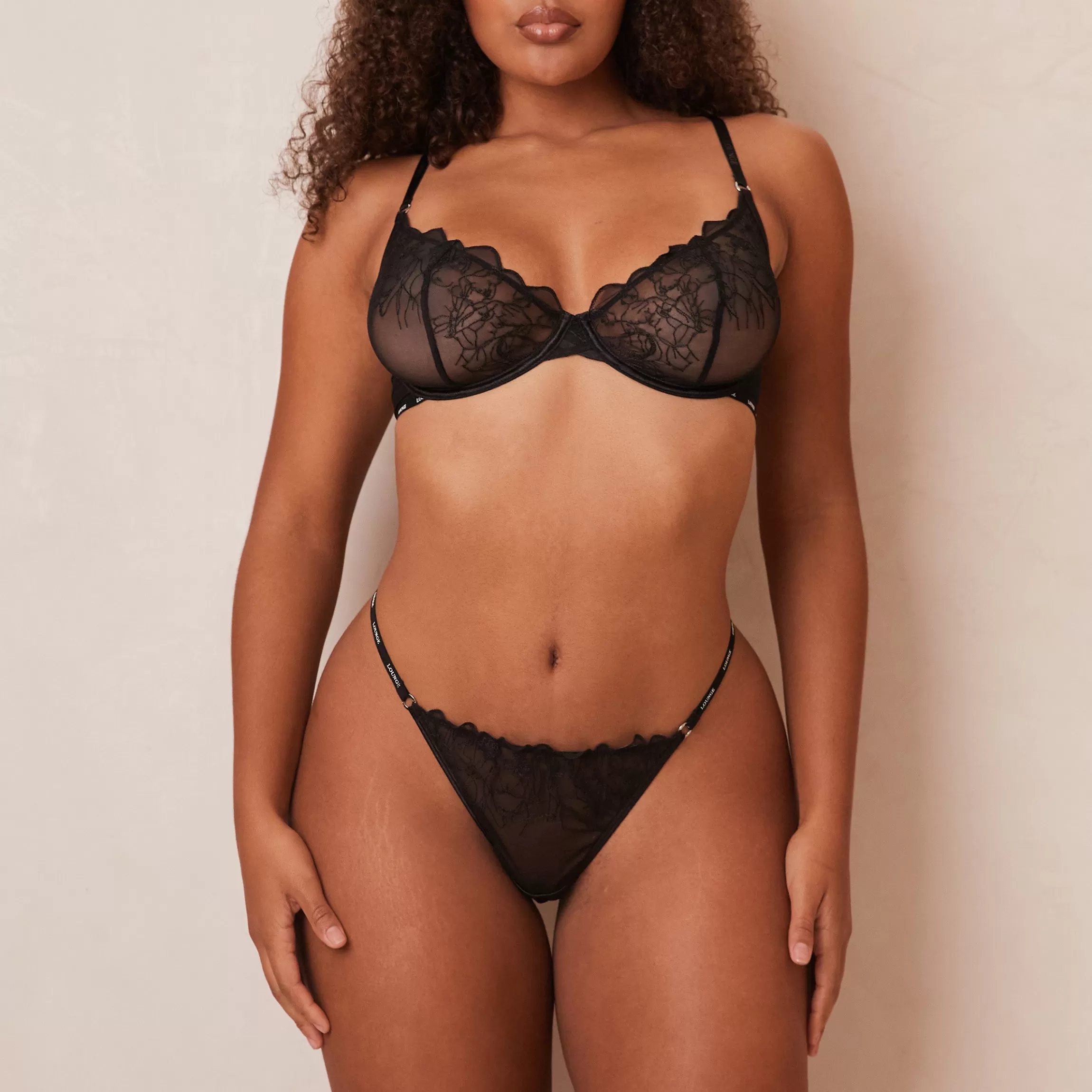 Lounge Illustration Balcony BH & String/Slip Set - Zwart Flash Sale