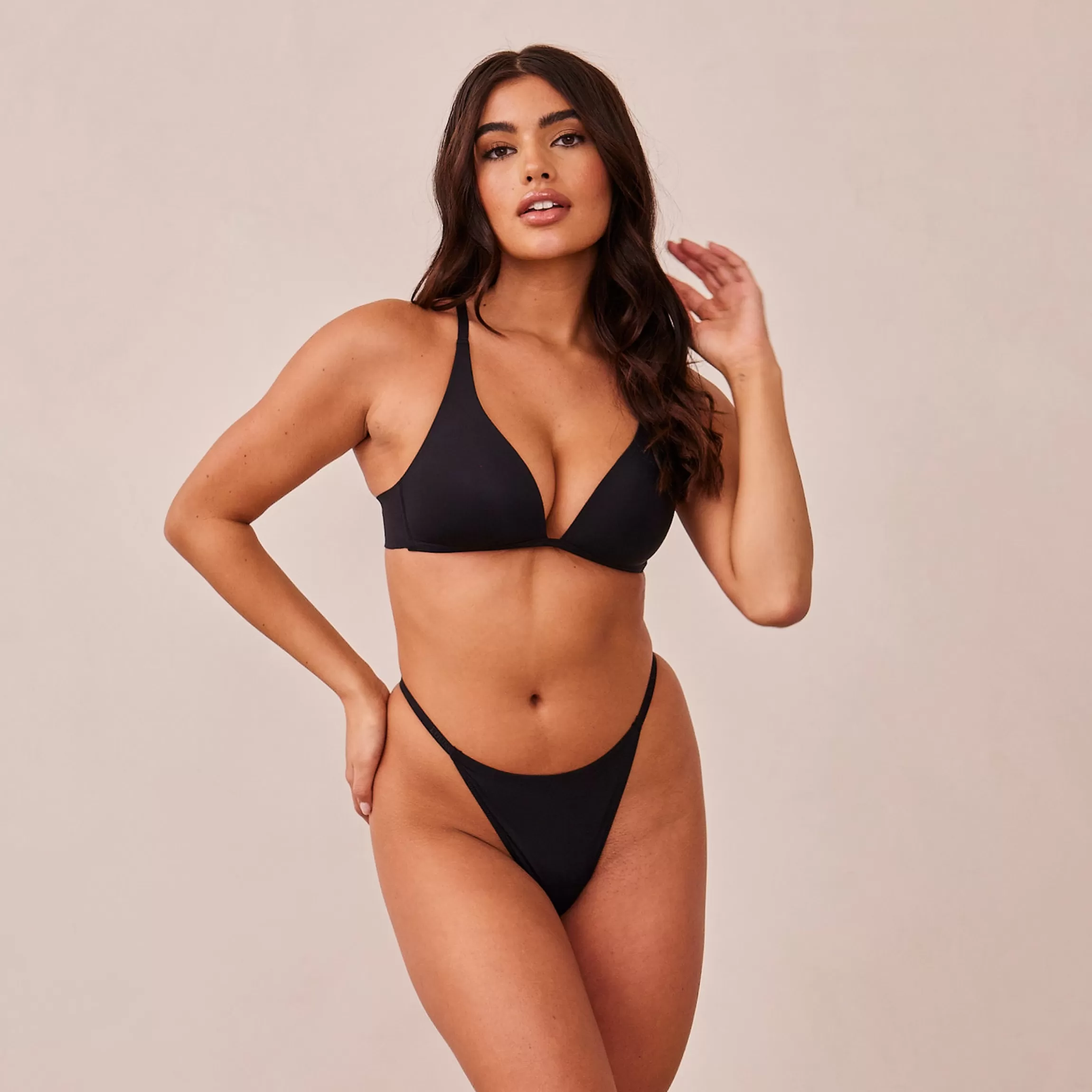 Lounge Light Beugelloze Plunge T-Shirt BH & String/Slip Set - Zwart Best Sale