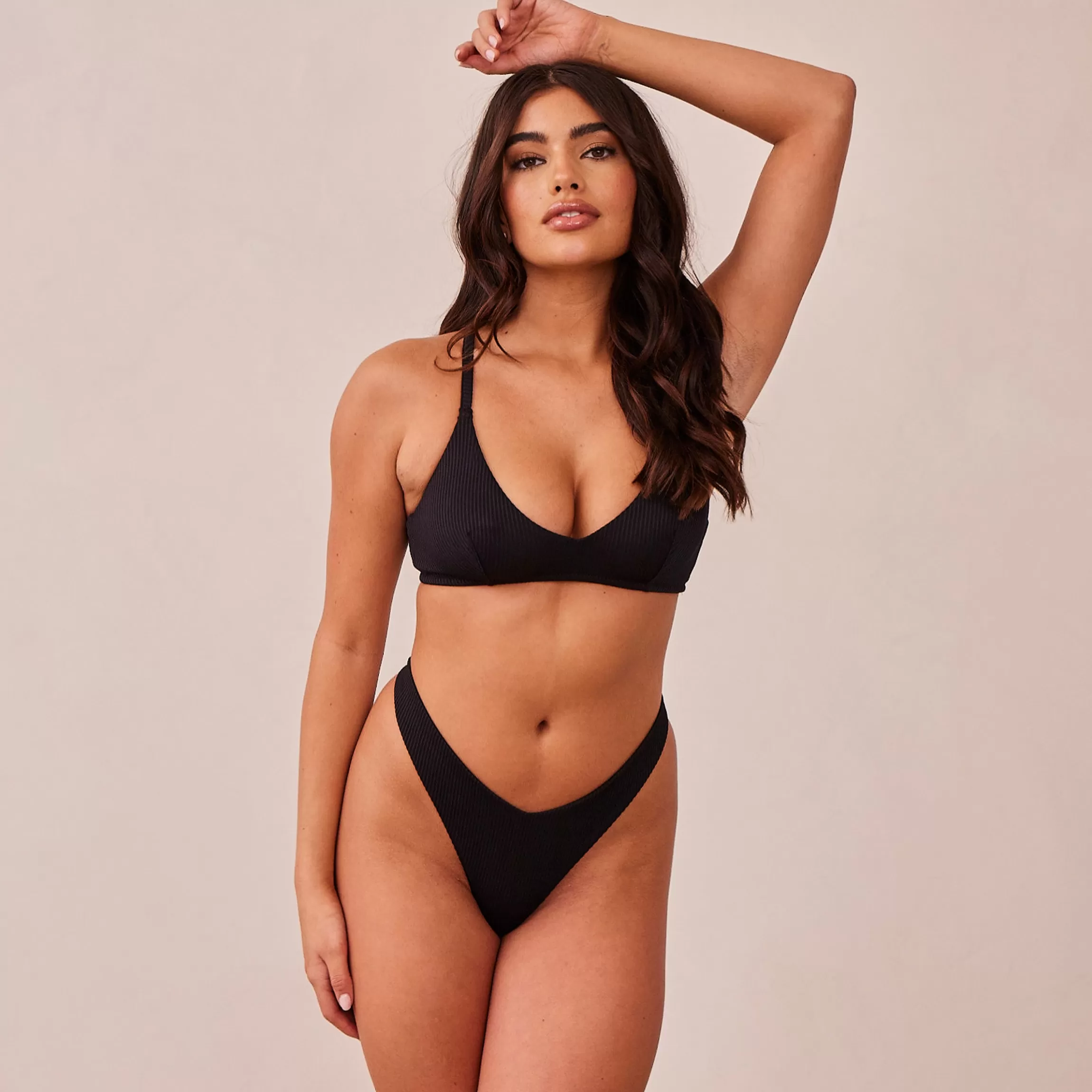Lounge Ribbed Triangle BH & String/Trussers Set - Zwart Fashion