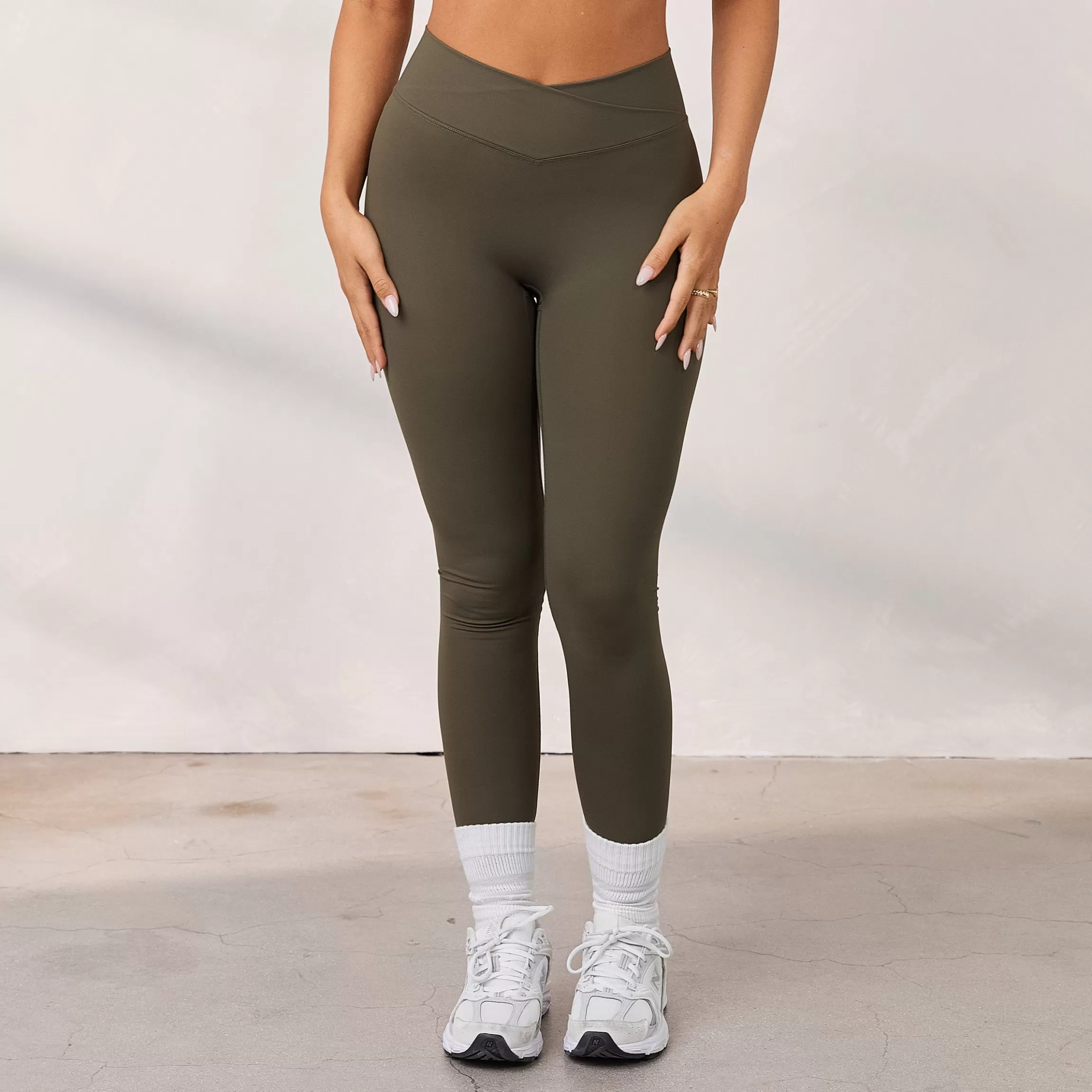 Lounge Silhouette Crossover Leggings - Cederbruin Best