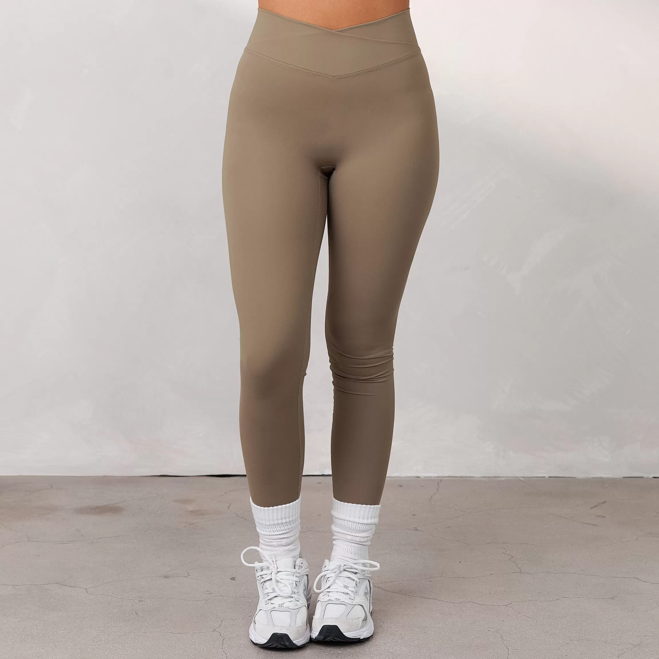 Lounge Silhouette Crossover Leggings - Donkerbruin Shop