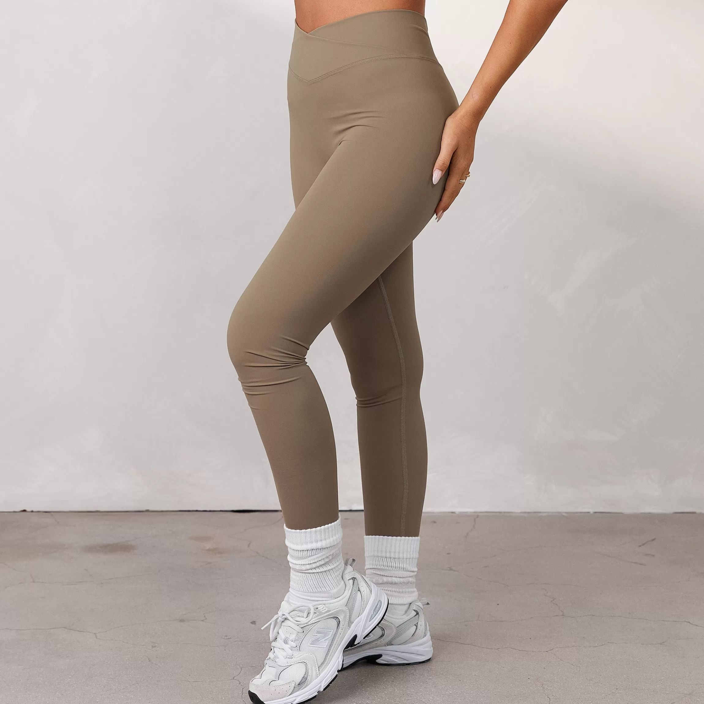 Lounge Silhouette Crossover Leggings - Donkerbruin Shop