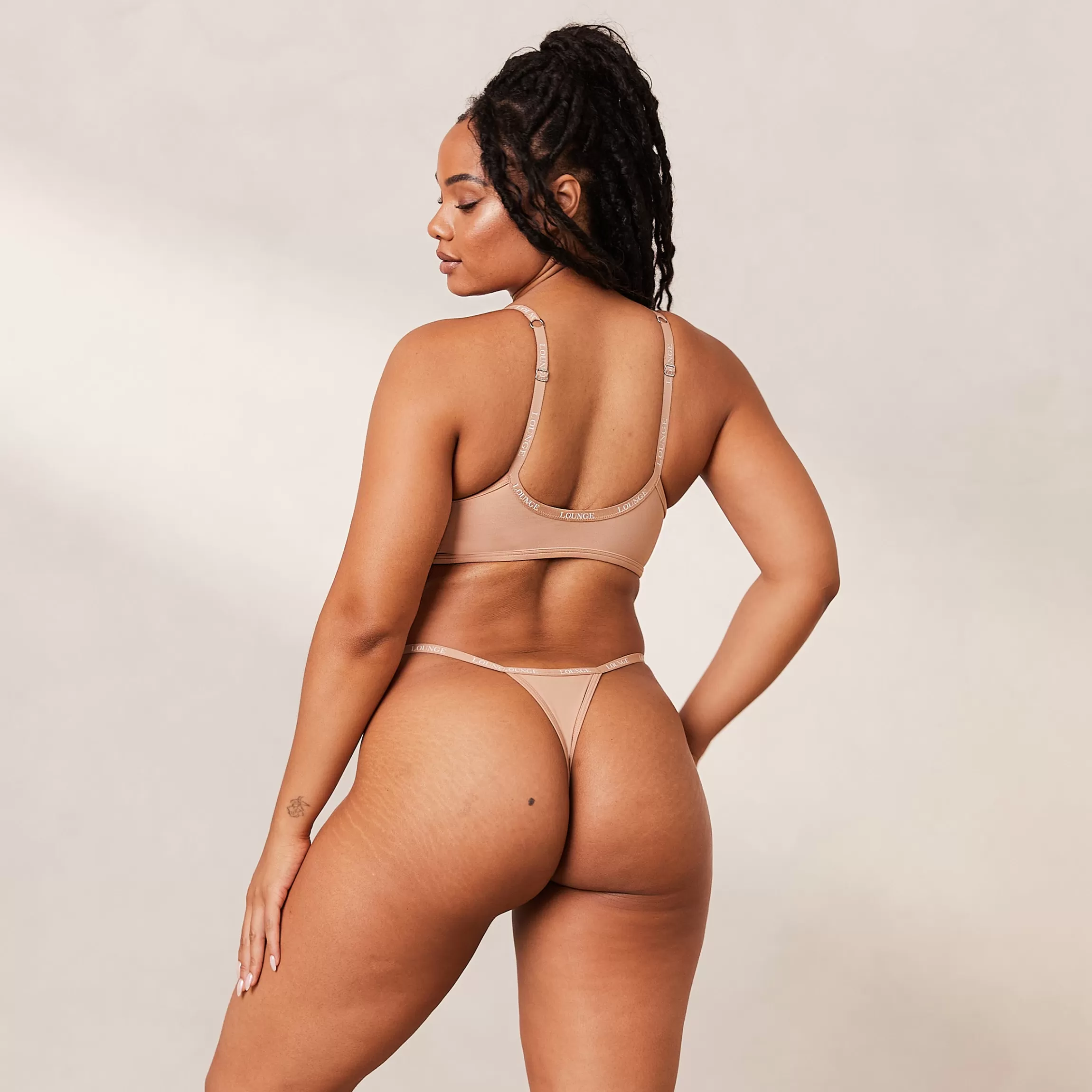 Lounge Smooth Front Fastening T-Shirt BH & String/Slip Set - Honingkleurig Online