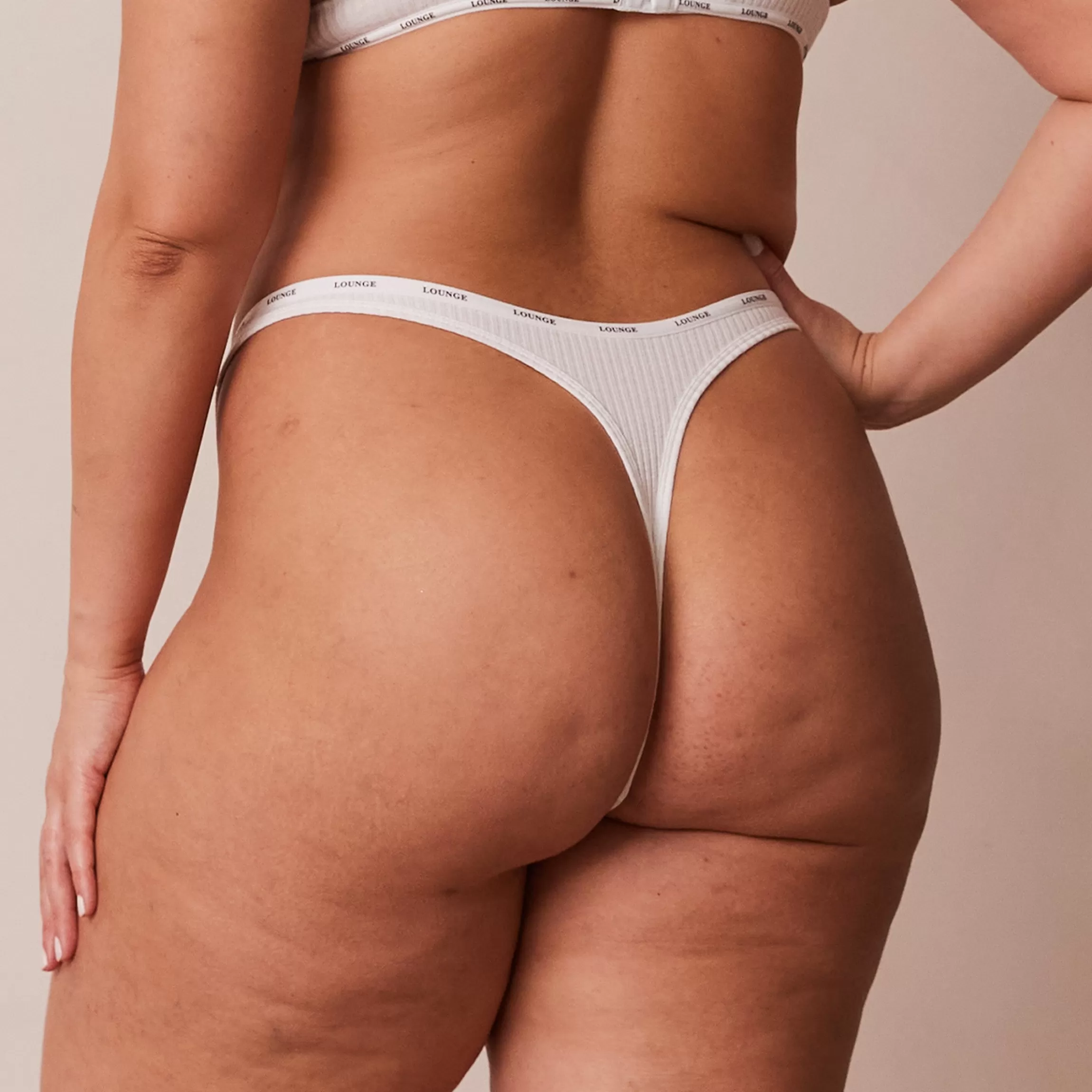 Lounge So Soft Ribbed String - Wit Clearance