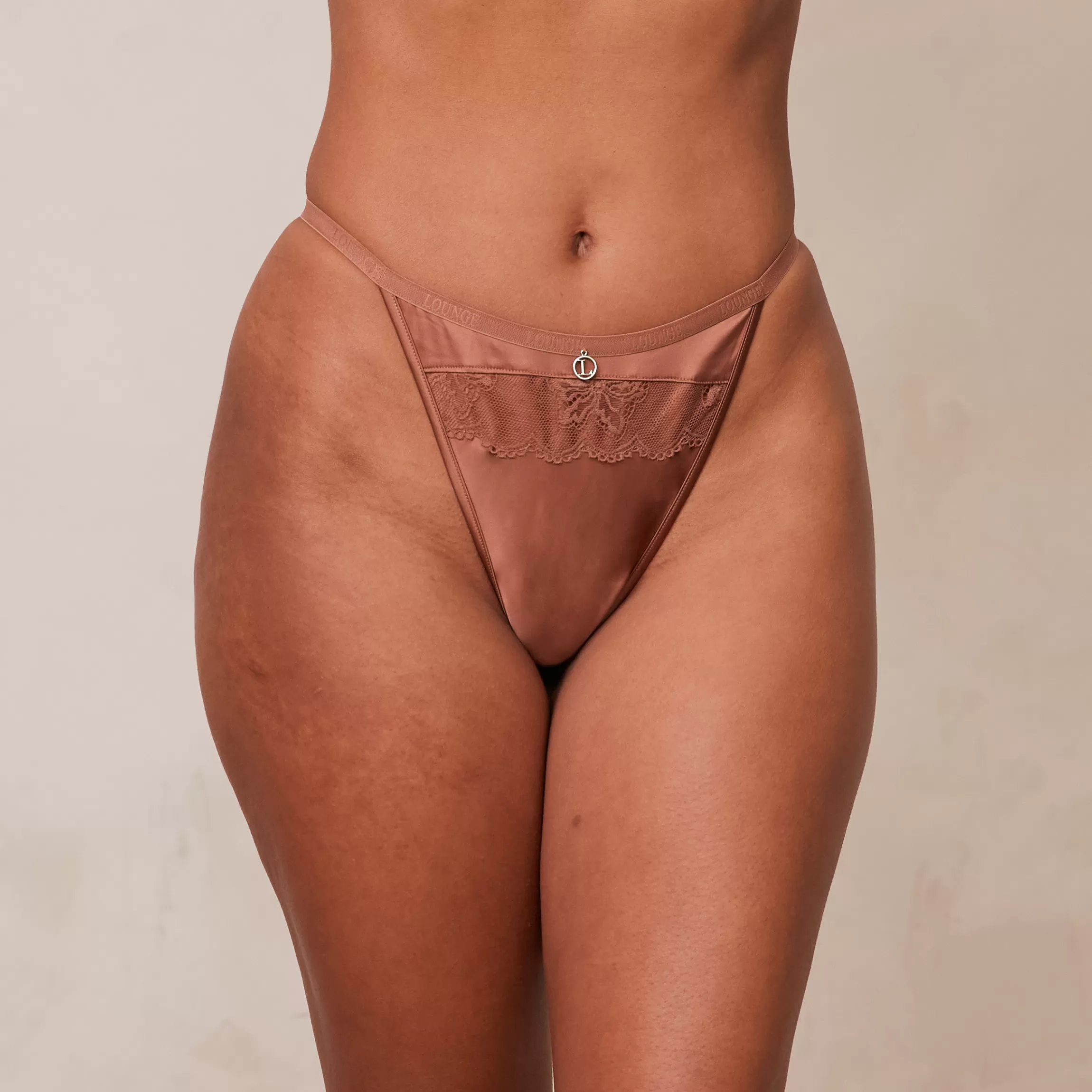 Lounge Soft Satin String - Mokka Store