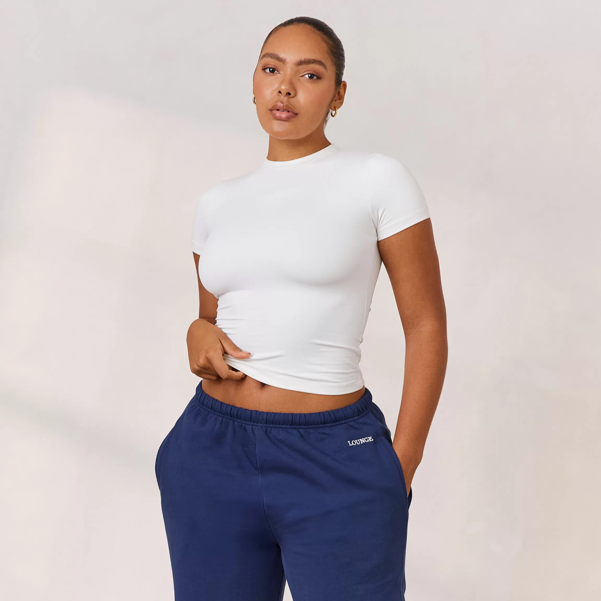 Lounge Varsity Getailleerd T-Shirt - Wit Discount